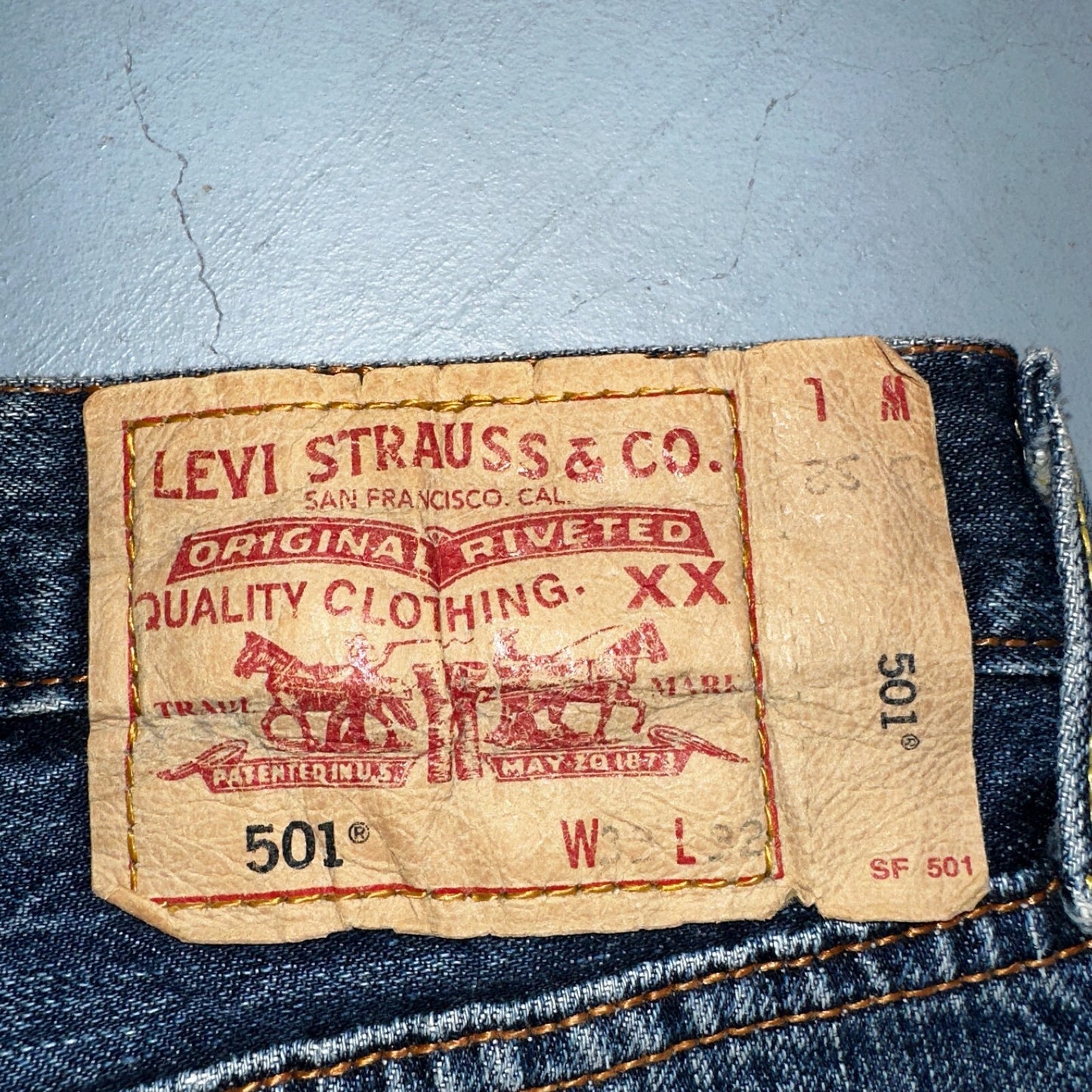 Levis 501 Vintage Y2K XX Straight Leg Jeans Blue Med Wash 33x32 Act 32x31