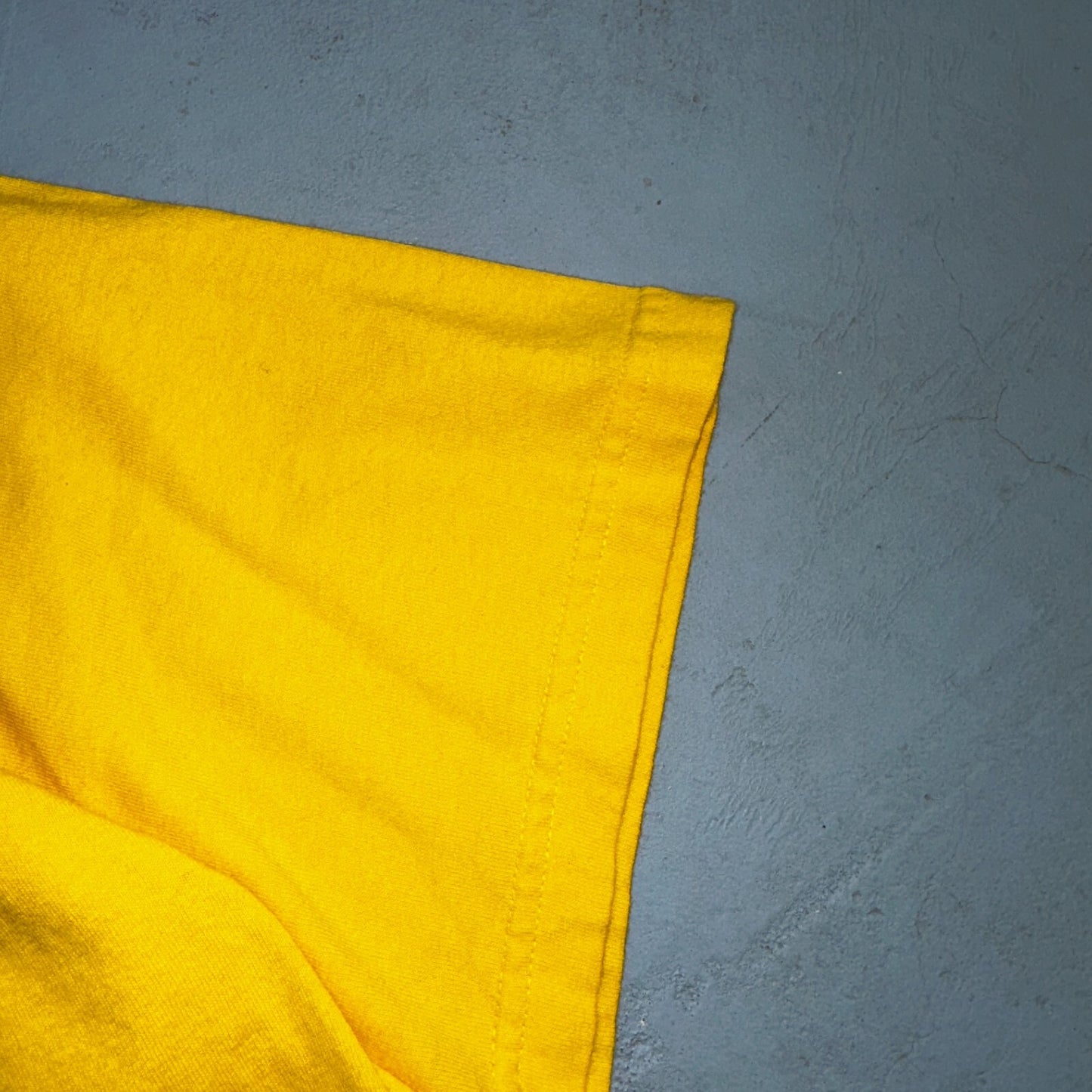 Lightning Strikes VTG T Shirt Oregon PDX Y2K Yellow Graphic Storm Cool Speed