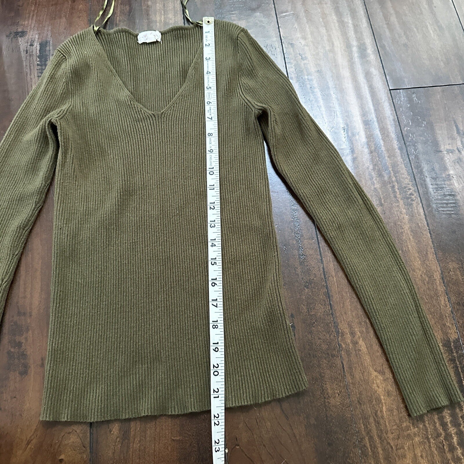 Ambiance Womens Medium Army Green Long Sleeve Crop Top V Neck Cute T Shirt