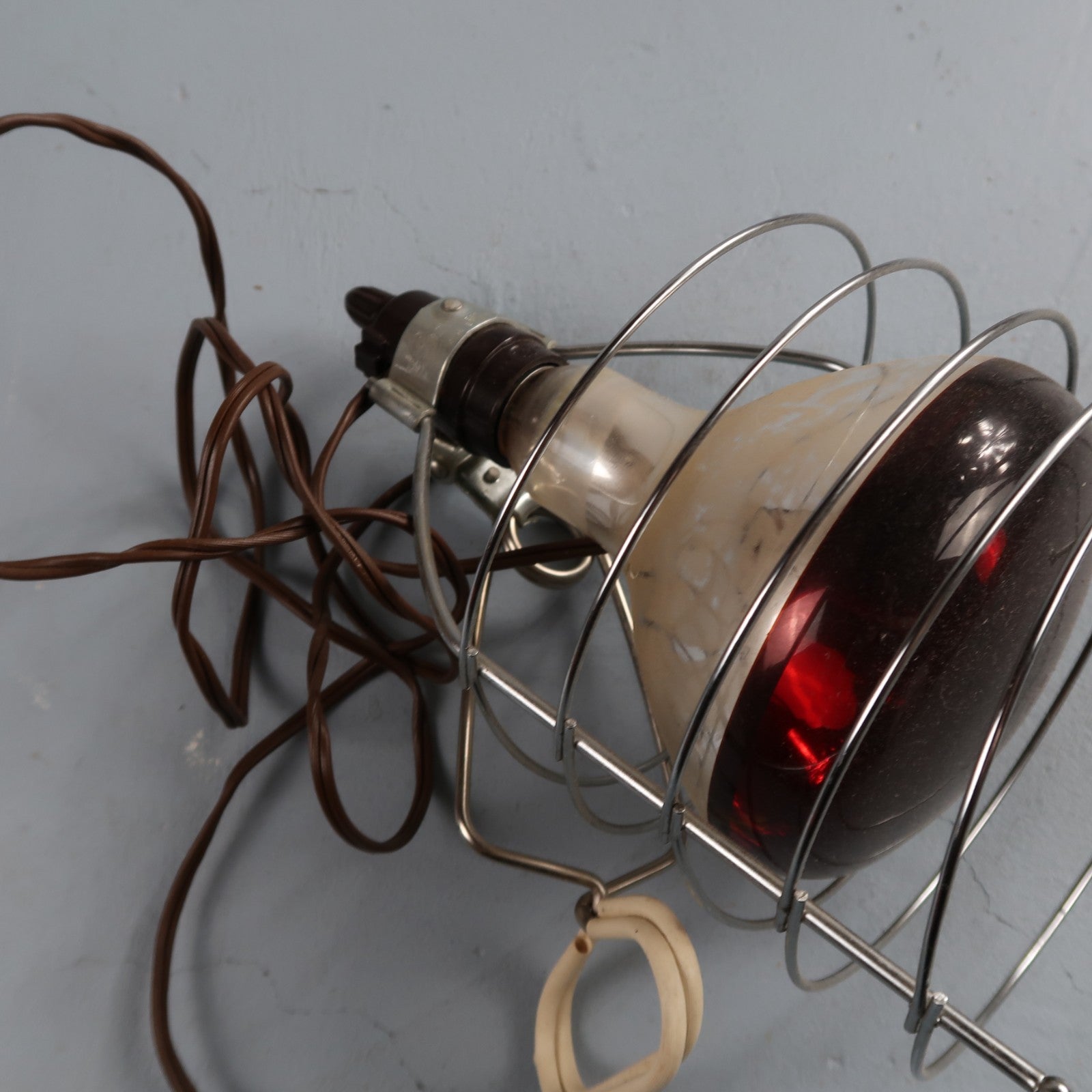 Vintage GE Infrared Reflector Heat Lamp And Adjustable Holder Tested Works