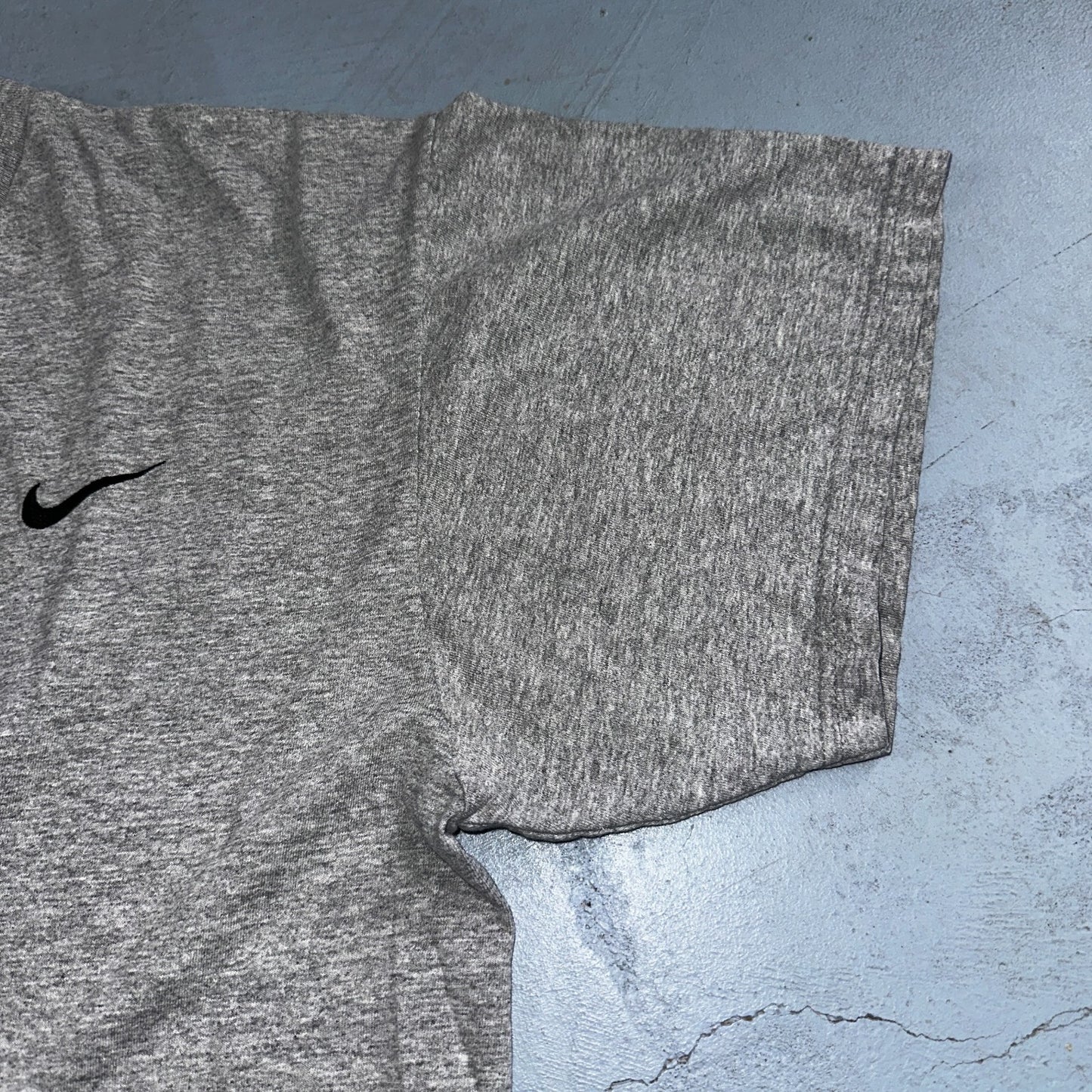 Nike 90s White Tag Basic VTG T Shirt Gray Simple Center Side Swoosh Gym USA