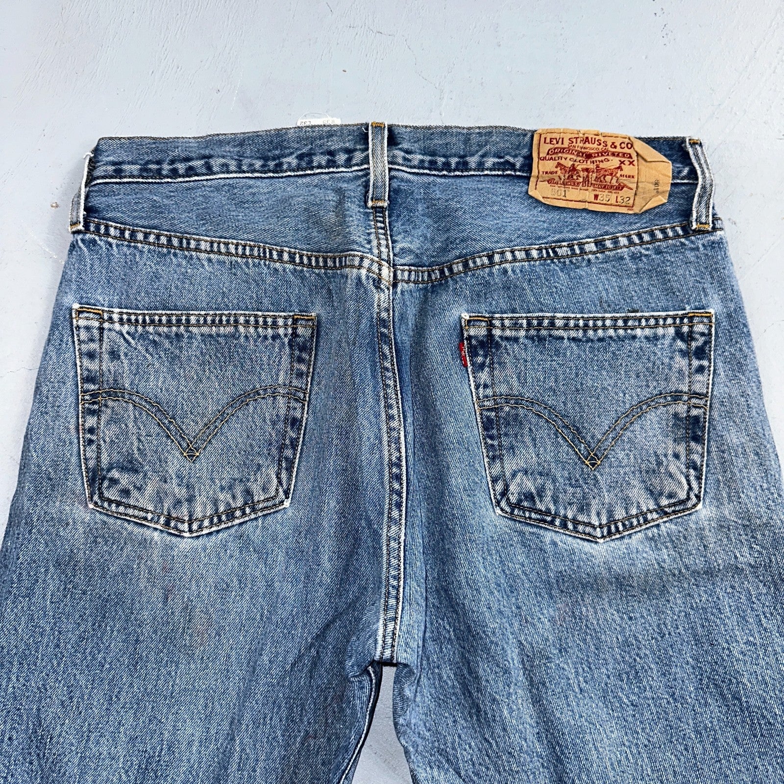 Levis 501 Vintage 90s Y2K Straight Leg Jeans Blue Light Wash 35x32 Act 34x31
