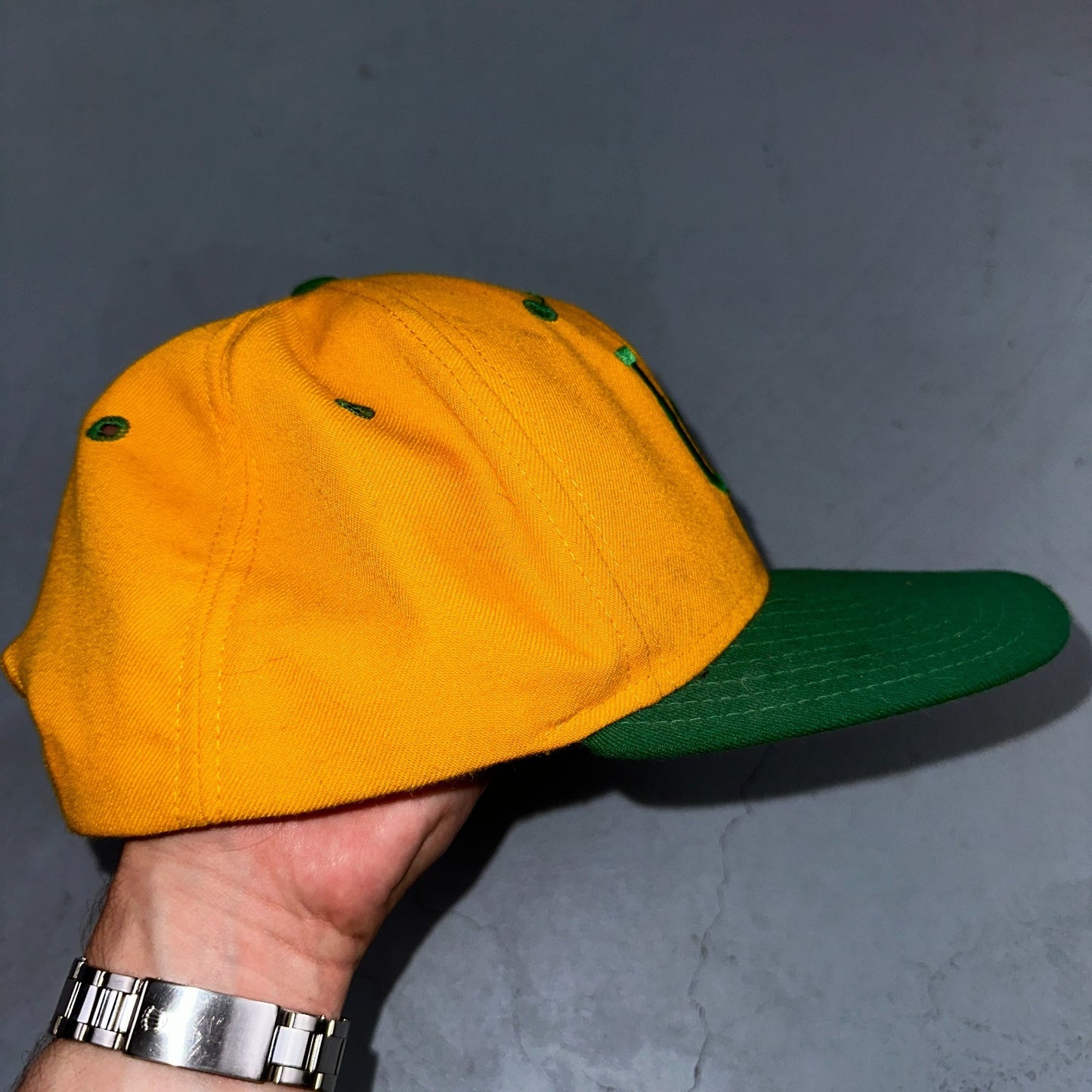 Vintage University of Oregon Hat UO Green Yellow Fitted Baseball Cap Ducks NCAA