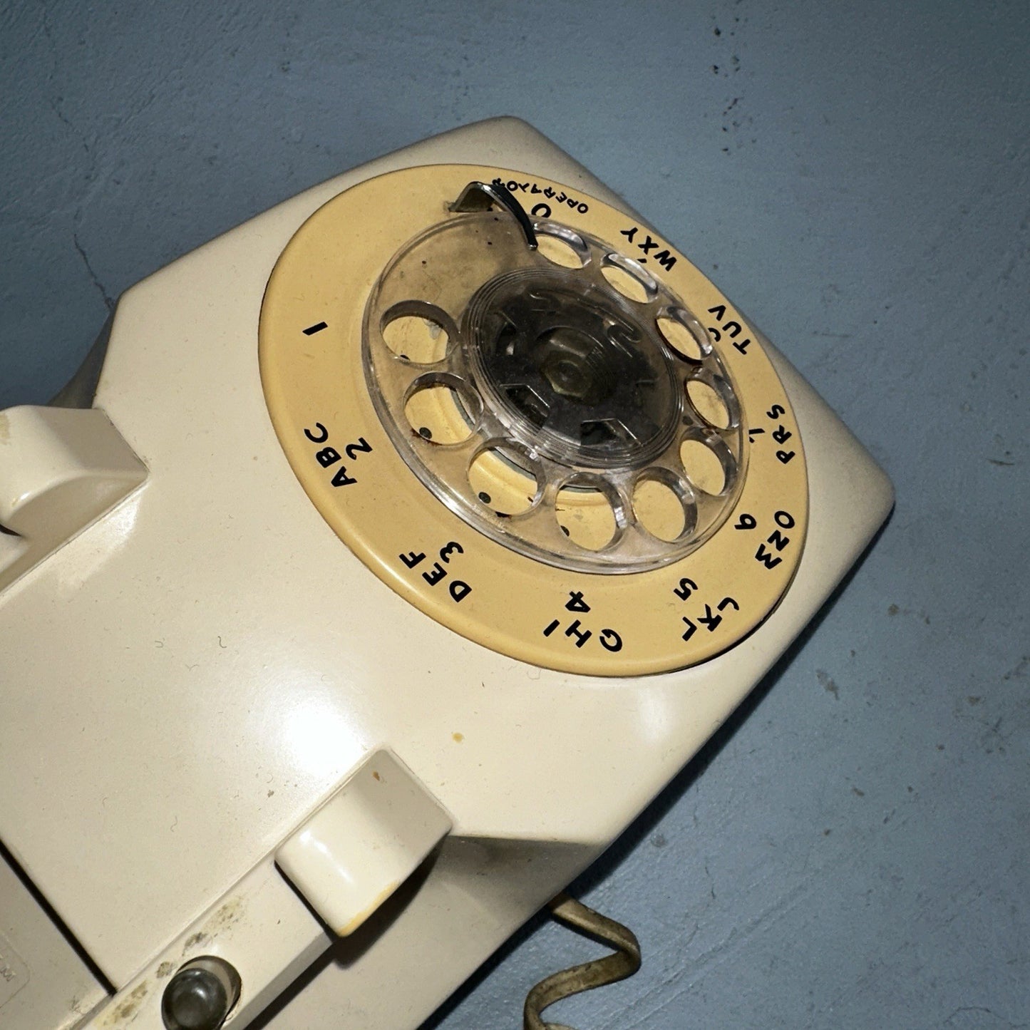 Vintage Bell System Western Electric Rotary Dial Desk Phone 500DM White Yellow