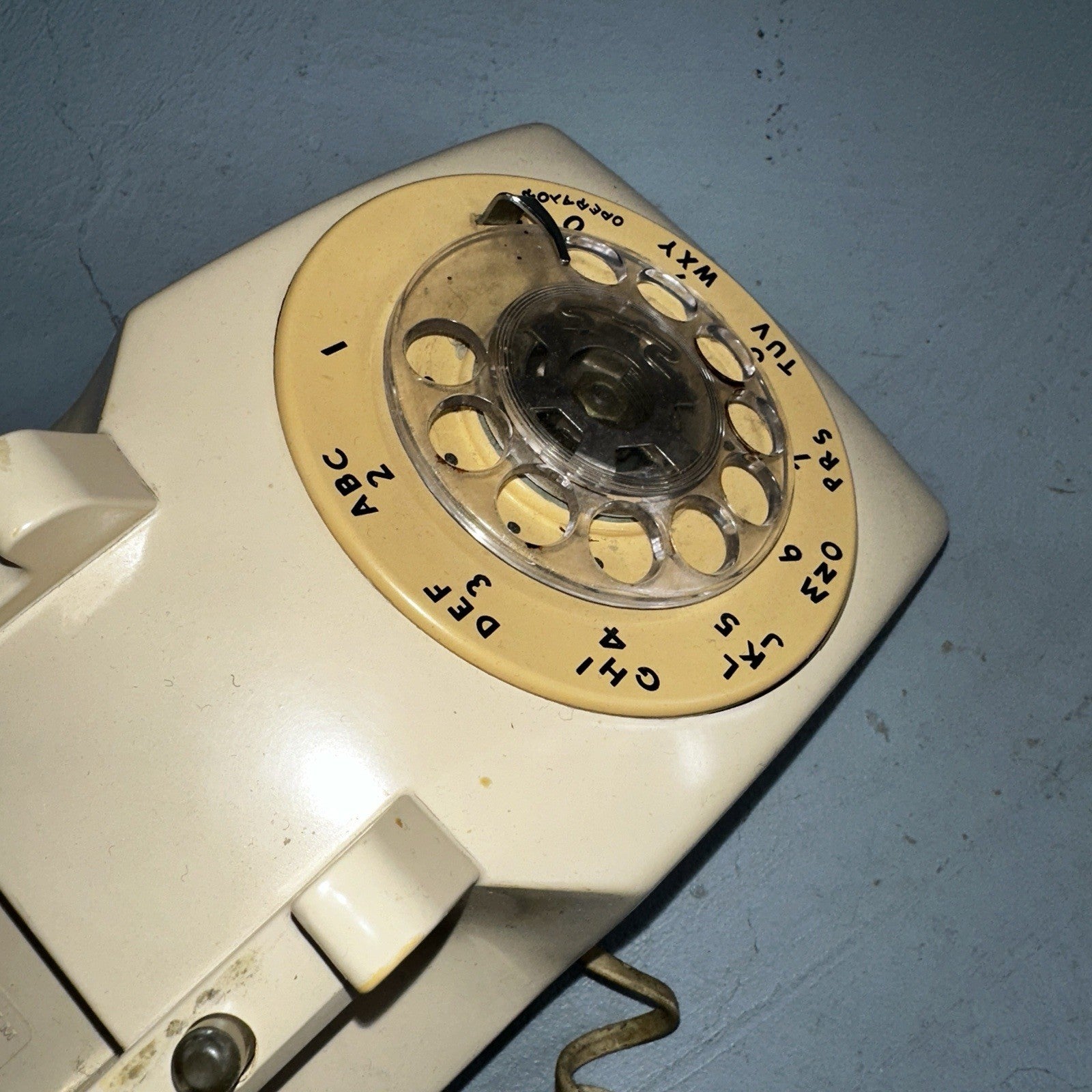 Vintage Bell System Western Electric Rotary Dial Desk Phone 500DM White Yellow