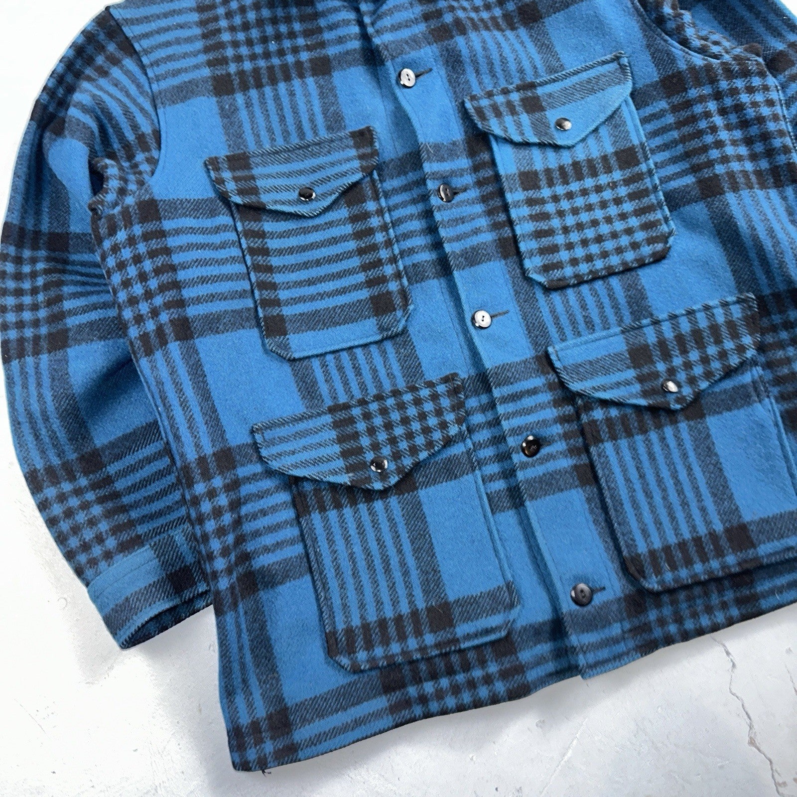 Pendleton Wool Coat Mackinaw VTG Hunting Jacket Blue Plaid Mens Large USA 80s