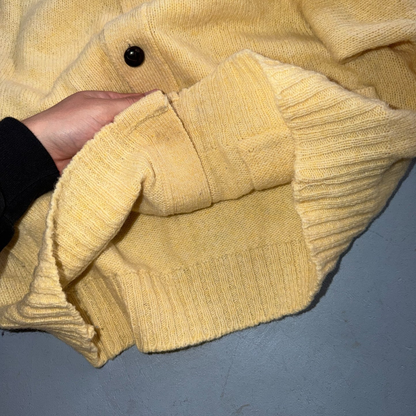 Pendleton VTG Mens Yellow Shetland Virgin Wool Button V Neck Cardigan Sweater 70