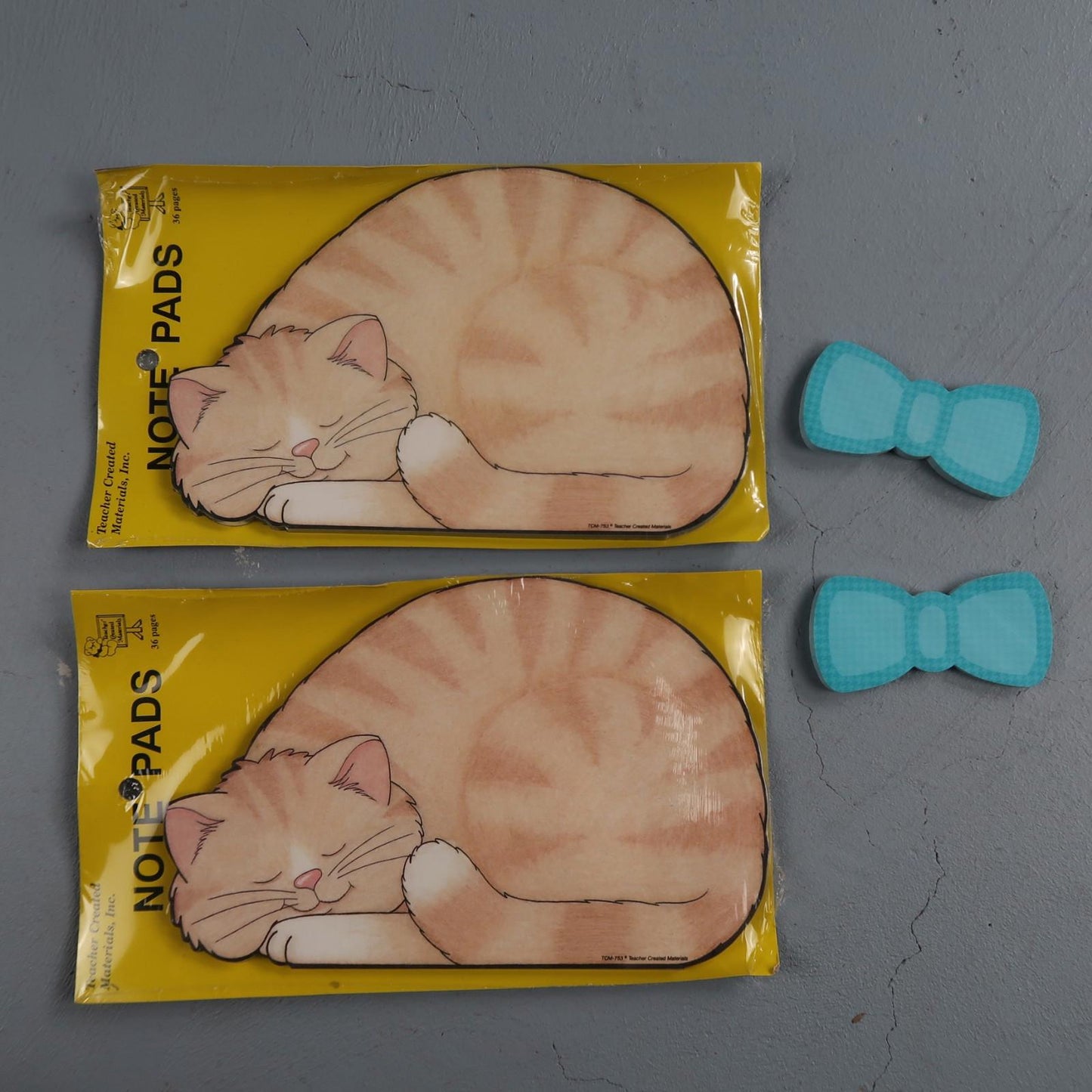 Vintage Carson Dellosa Teachers Note Pads Sleeping Kitty Cat Cute Post It 90s