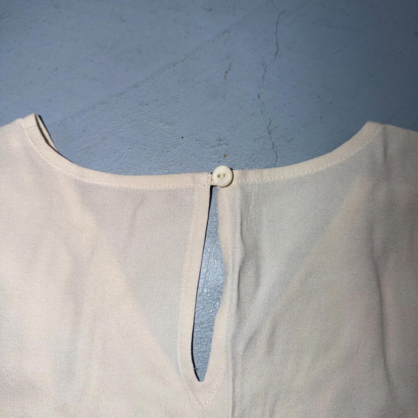 Eileen Fisher Shirt Womens XS Ivory Silky Minimalist Classic V Neck Sleevless