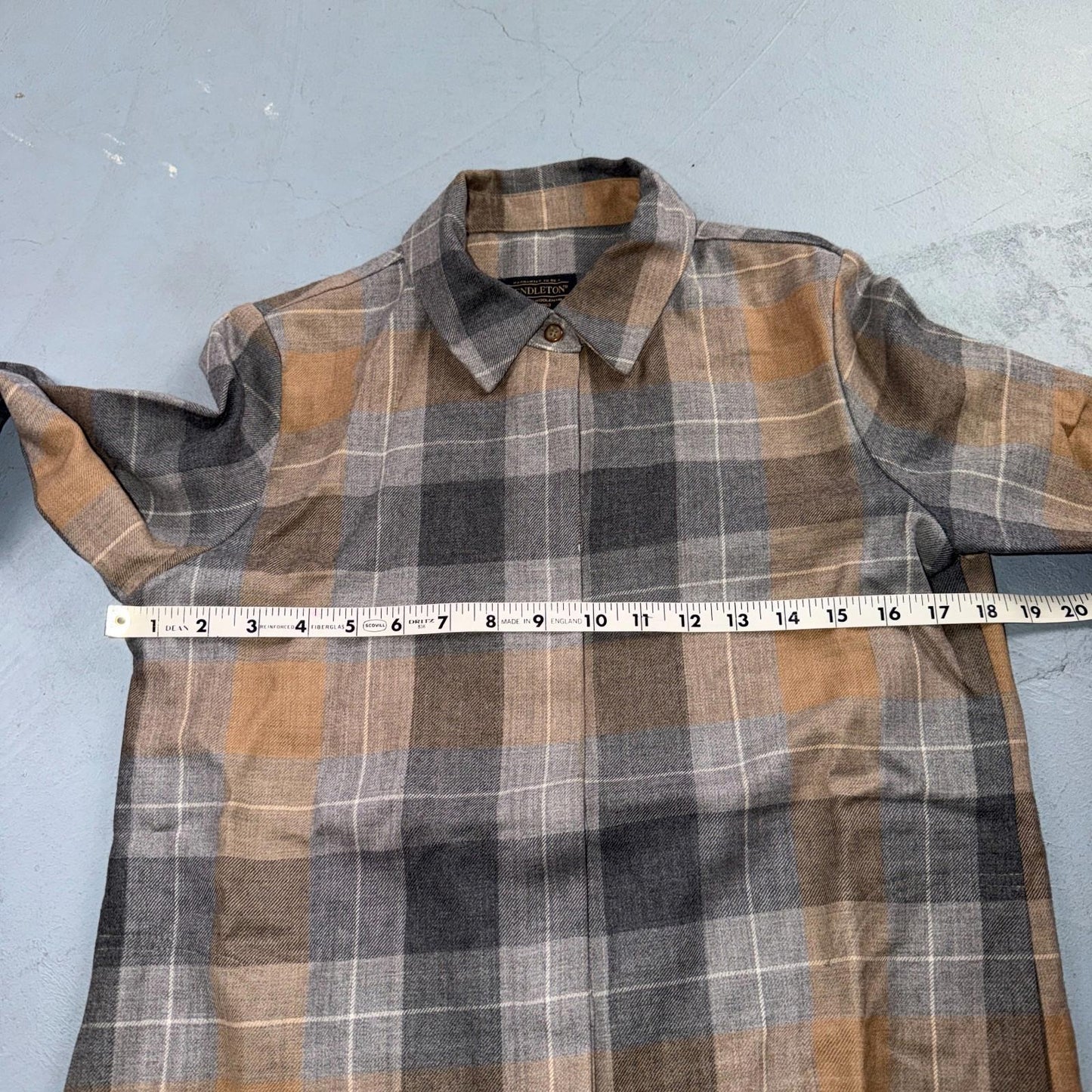Pendleton Brown Gray Beige Plaid 100% Wool Hidden Button Shirt Women's XS USA
