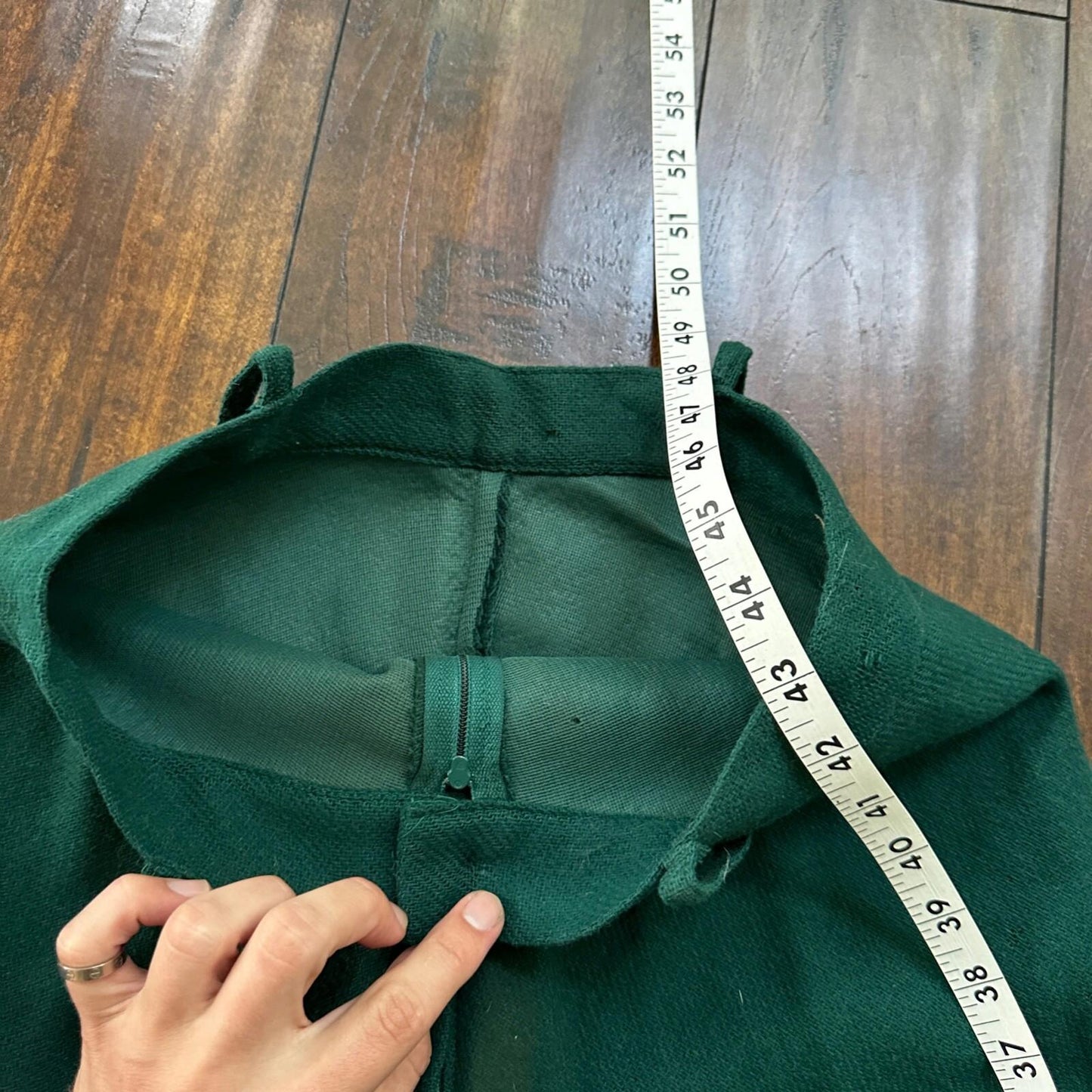 VTG 1960s Faded Green Wool Skirt Preppy Midi Knee Belt Loops 26" Waist Long 60s