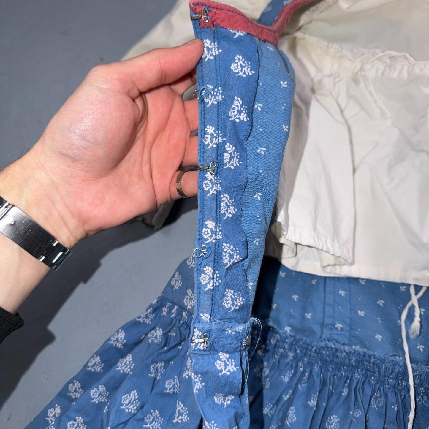 Wallach Volkskunfthaus Munchen Antique Dress German Smocked Handmade Dirndl 50s