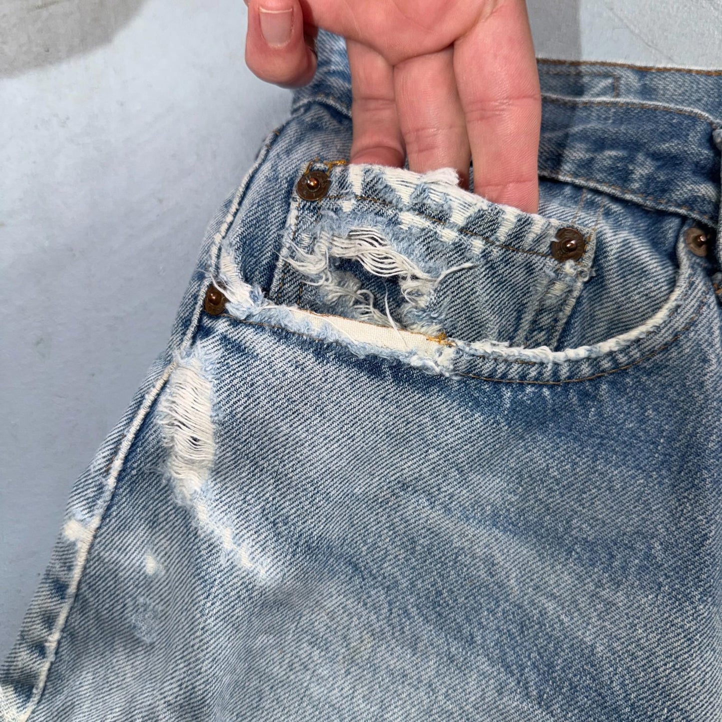 Levis 501 Vintage 80s Redline Selvedge USA XX Jeans Light Wash 34x36 Act 32x32