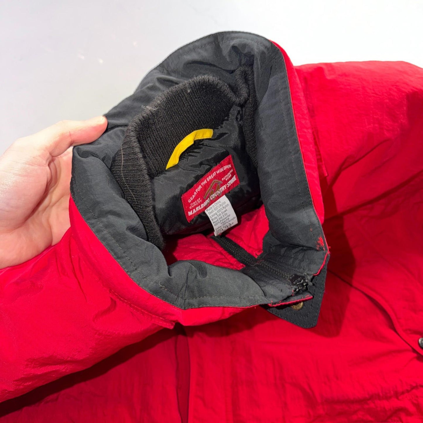 Vintage Marlboro Country Store Red Down Puffer Winter NO HOOD Jacket Men’s L