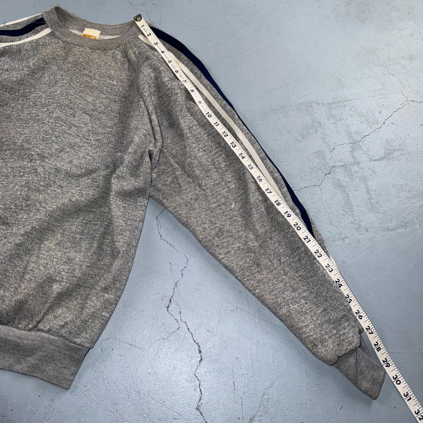 1980s Gray Sweatshirt 80s VTG Crewneck Gym Raglan Jumper Striped Rayon Medium