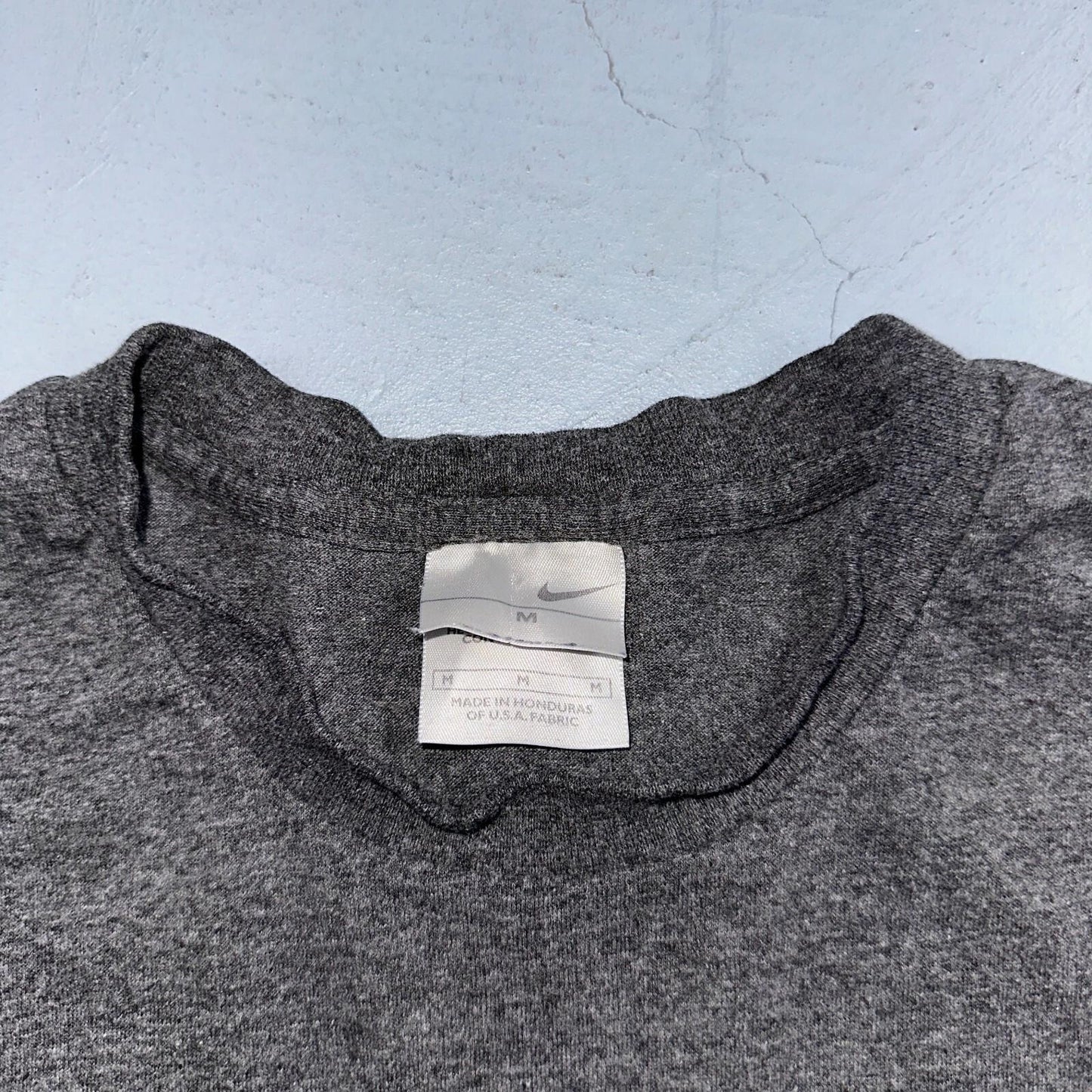 Nike Y2K Silver Tag Medium VTG T Shirt Side Center Swoosh Simple Heather Gray