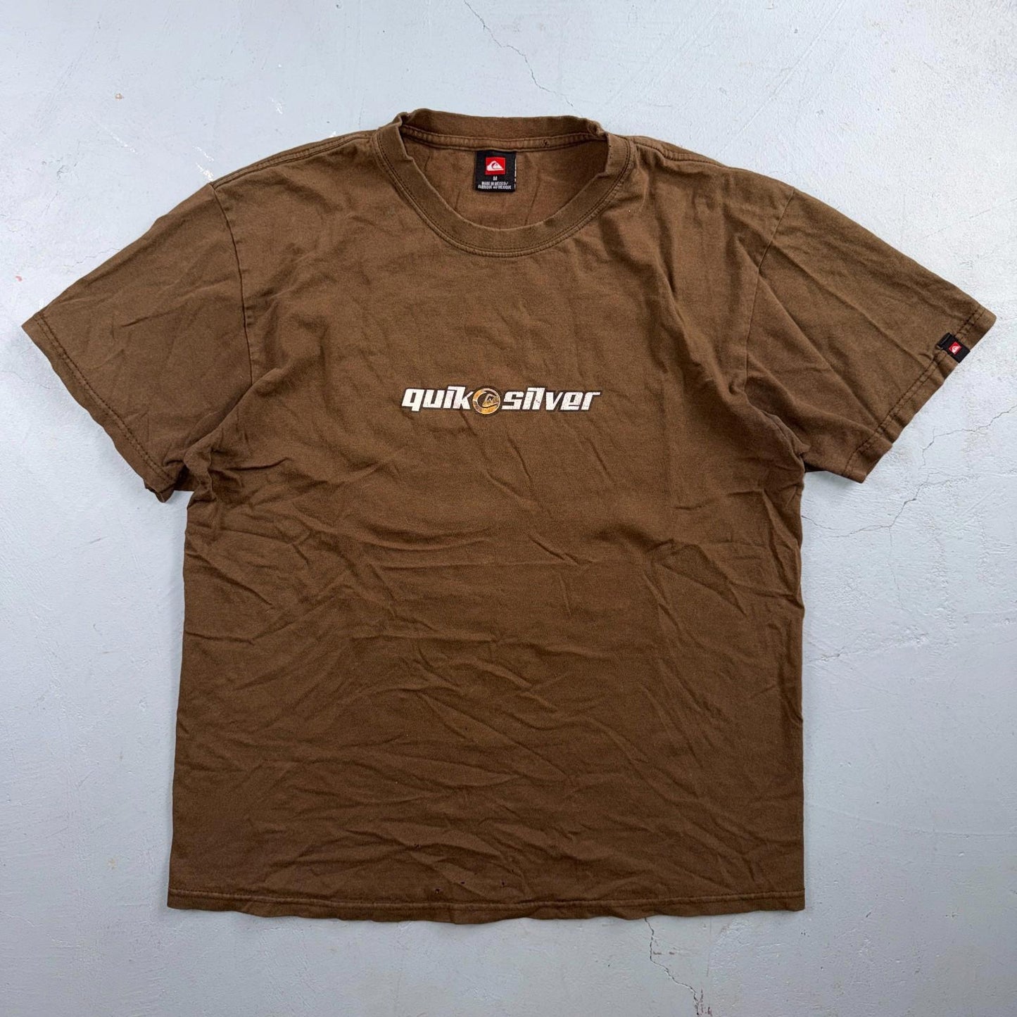 VTG Quiksilver Shirt Mens Short Sleeve Tee Brown Casual Y2K Size M Skateboard