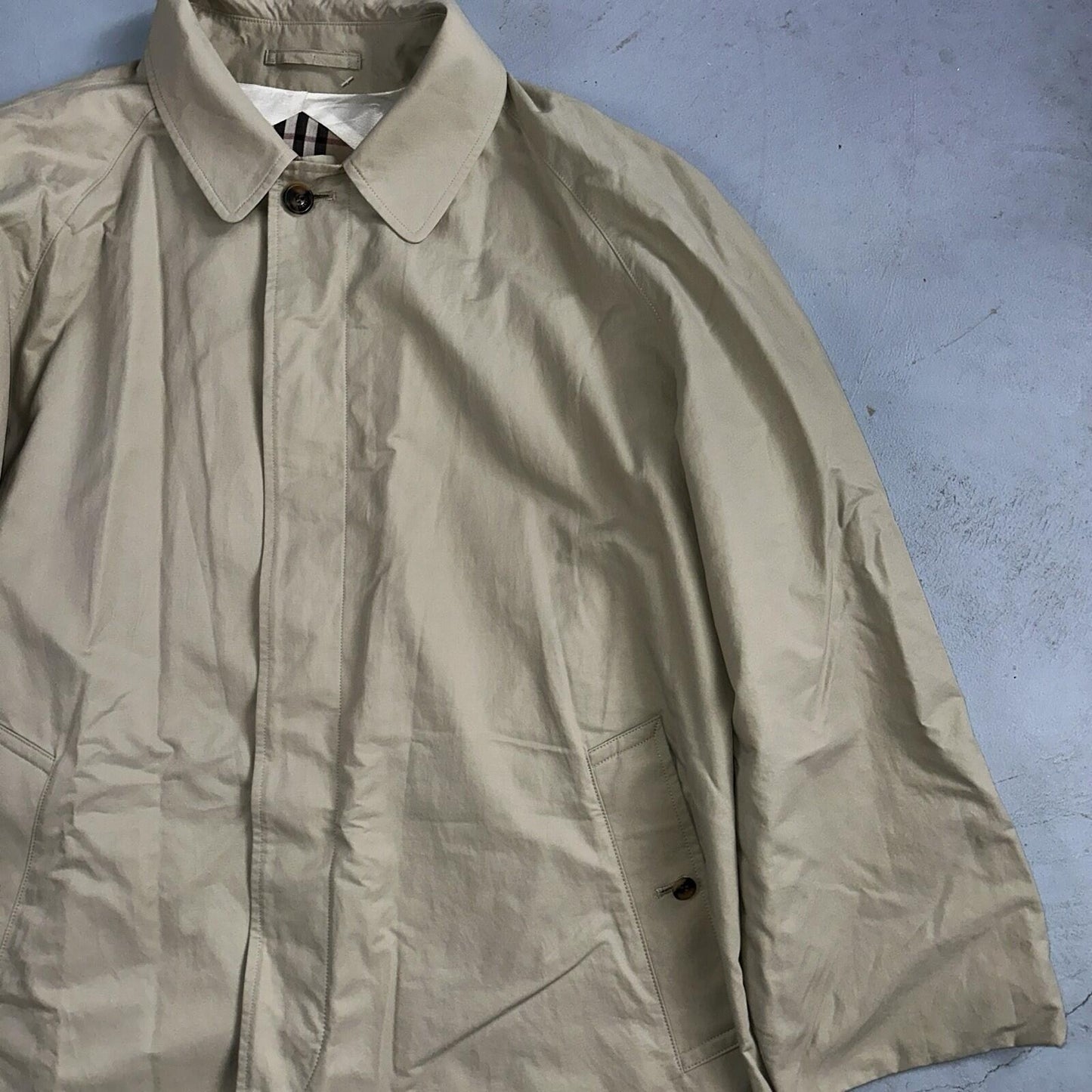 Burberry London Beige Nova Check Trench Coat Mens Size 44 Regular RARE! EUC VTG