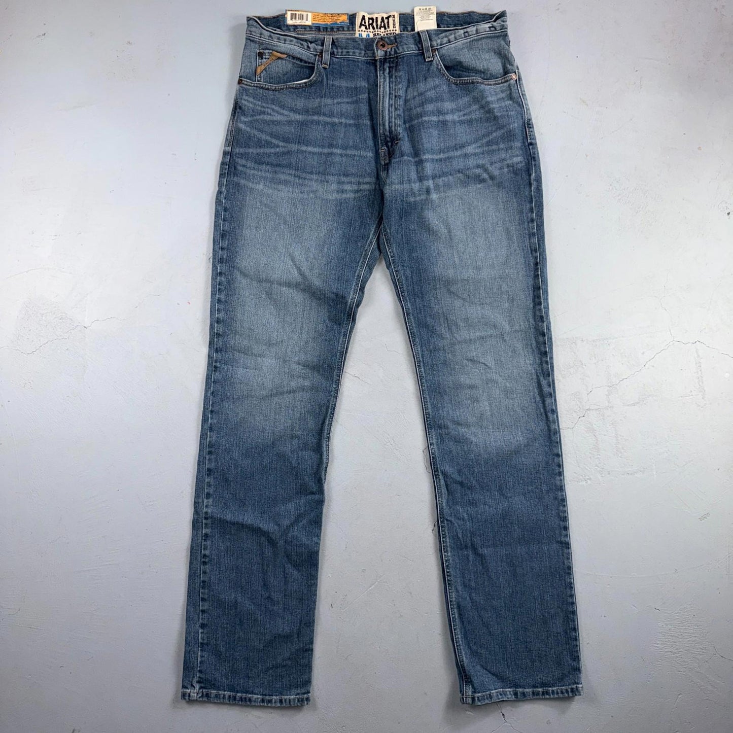 Ariat NWT Jeans Men's Size 36 x 38 Legacy M2 Relaxed Boot Cut Medium Wash