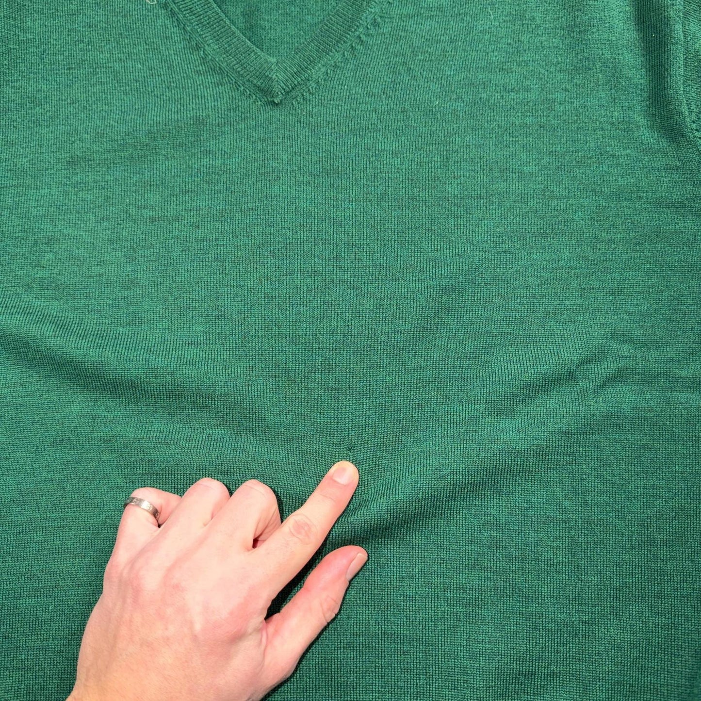 Peter Millar 100% Merino Wool V-Neck Sweater Mens Large Golf Club VTG Style