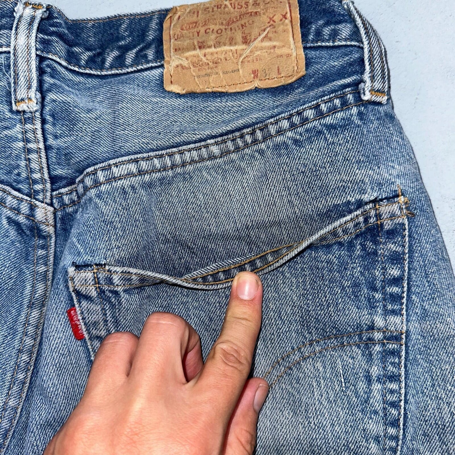 Levis 501 Vintage 80s Redline Selvedge USA XX Jeans Light Wash 32x31 Act 29x27