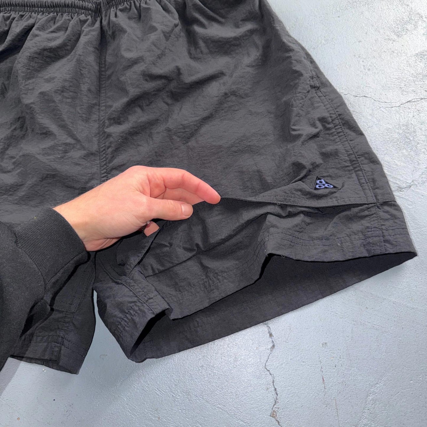 Nike ACG VTG Men Activewear Shorts L Black Nylon Polyester Logo Embroidery 90s