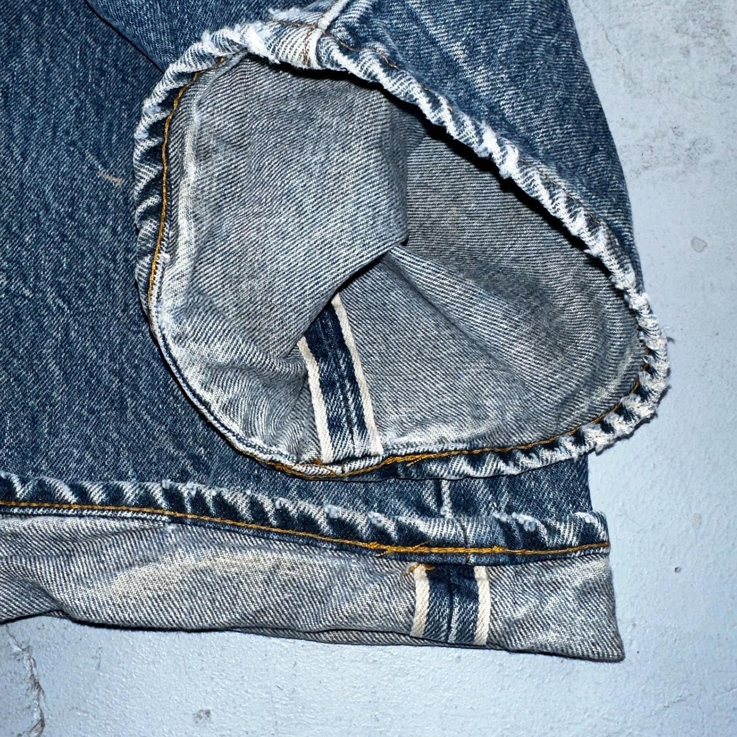 Levis 501 Vintage 80s Redline Selvedge USA XX Jeans Light Wash 35x36 Act 31x31