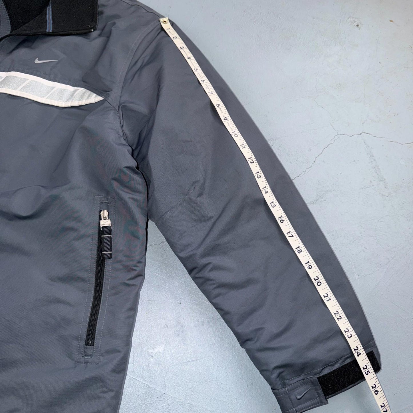 Nike VTG Jacket L Grey Nylon Softshell Fleece Coat 3M Y2K 2000s Waist Elastic