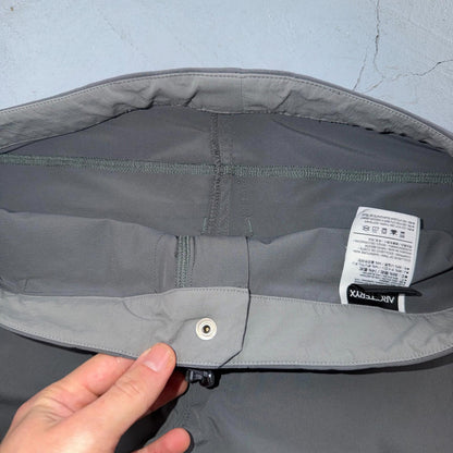 Arcteryx Performance Lefroy Pants 36 Pockets Lightweight Nylon Hiking Gamma Grey