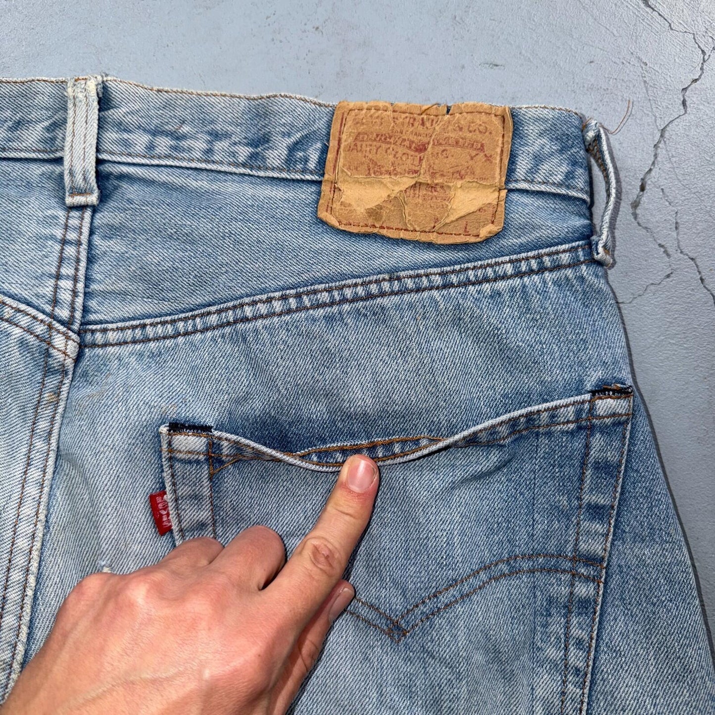 Levis 501 Vintage 80s Redline Selvedge USA XX Jeans Light Wash 35x32 Act 33x29