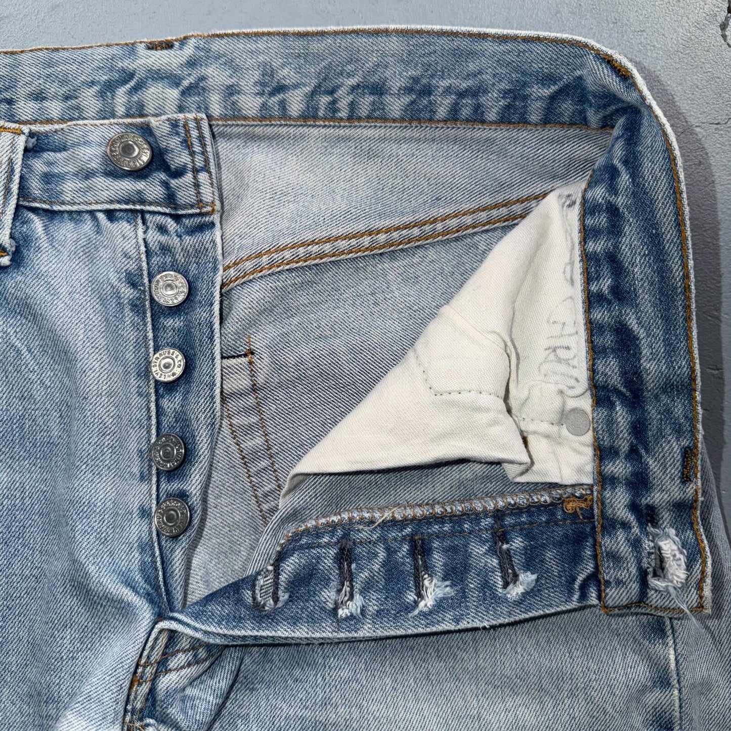 Levis 501 Vintage 80s Redline Selvedge USA XX Jeans Light Wash 30x30 Act 28x27