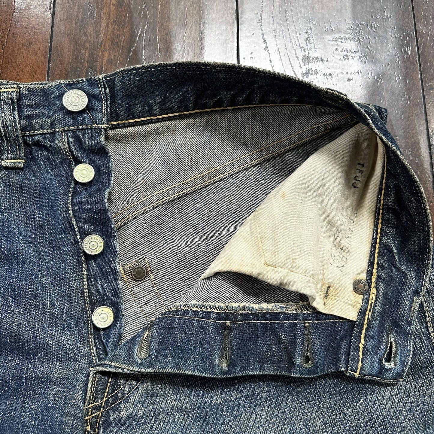 Vintage LEVIS 501XX Jeans Big E 1940s Denim Redline Selvedge 28x32 USA 1947 40s