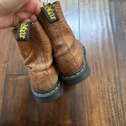 Dr. Martens Pascal Croc Brown Leather Lace-up Boots Women’s Size 6 HEAVY USED