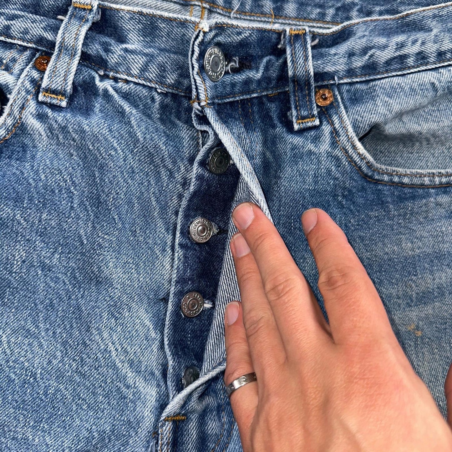 Levis 501 Vintage 80s Redline Selvedge USA XX Jeans Light Wash 35x36 Act 31x31
