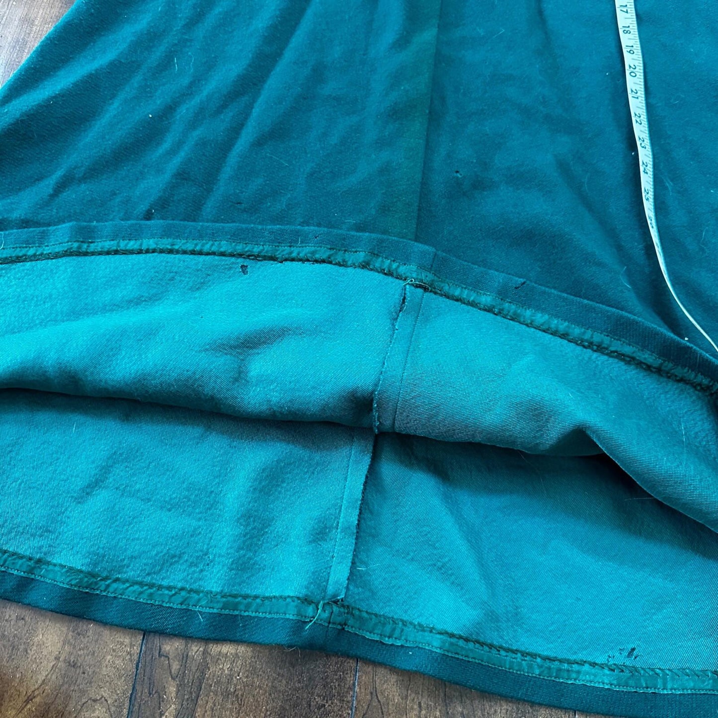 VTG 1960s Faded Green Wool Skirt Preppy Midi Knee Belt Loops 26" Waist Long 60s