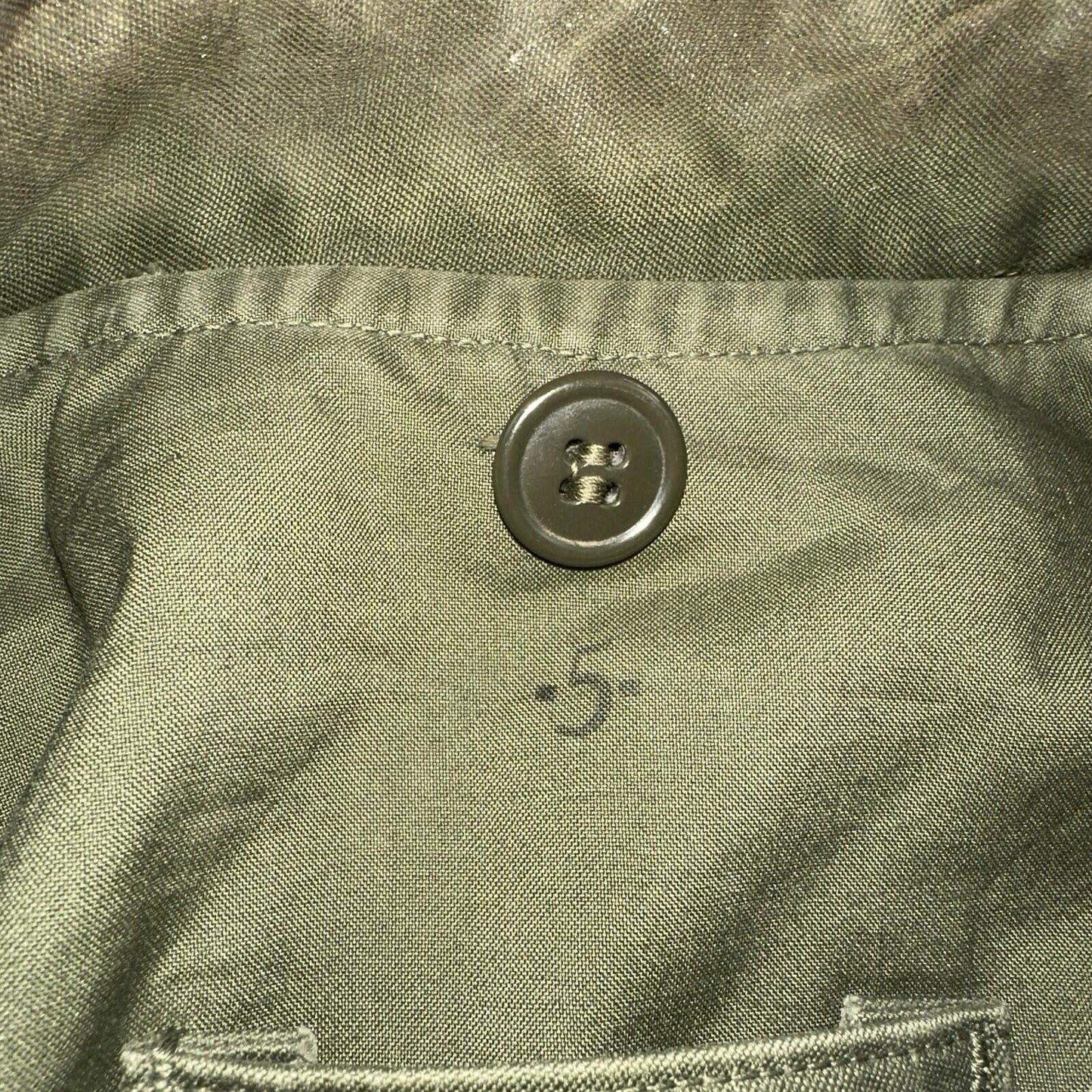 Vintage US Military OG-107 Cotton Sateen Wind  Jacket Small Regular 1961 Patches