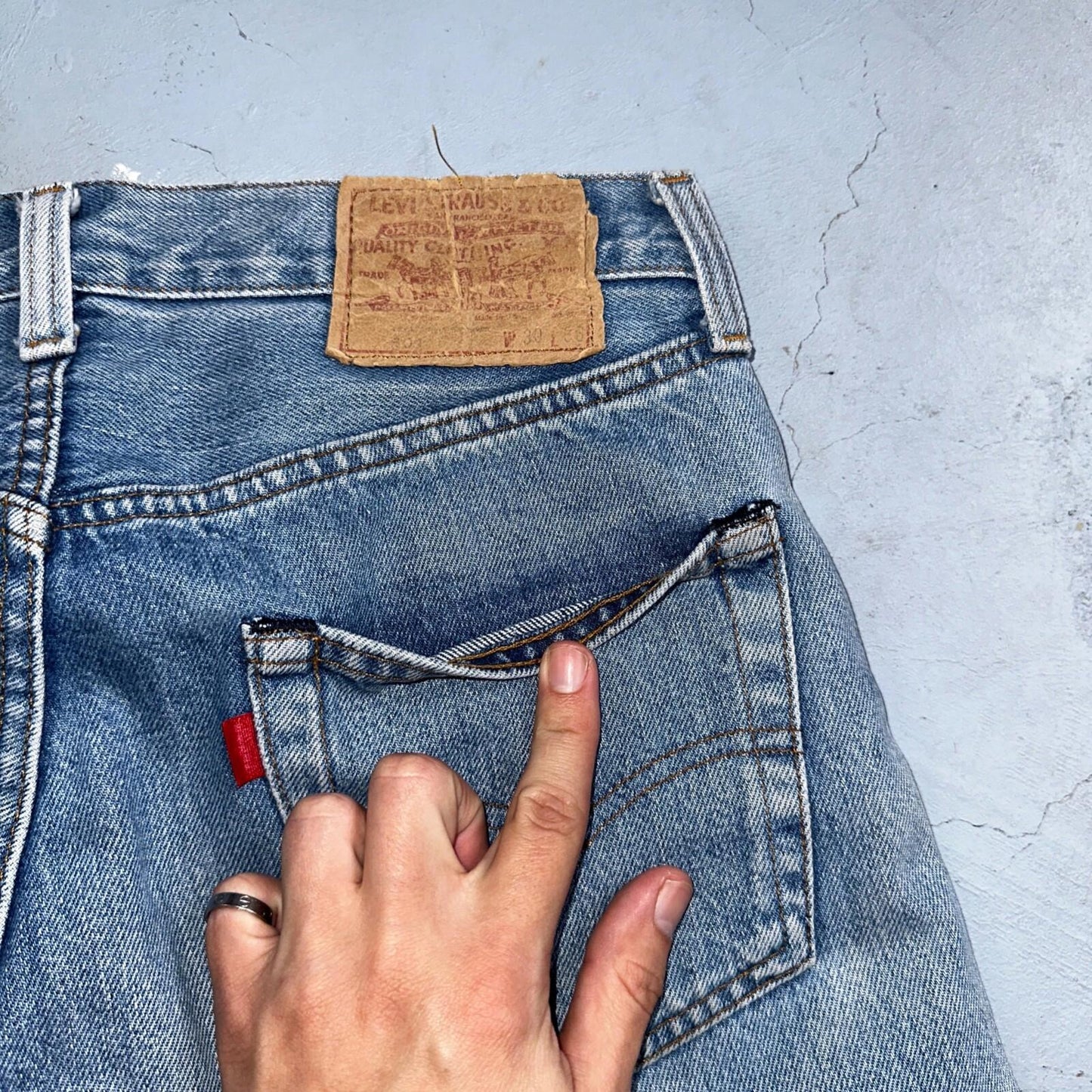 Levis 501 Vintage 80s Redline Selvedge USA XX Jeans Light Wash 30x36 Act 29x25