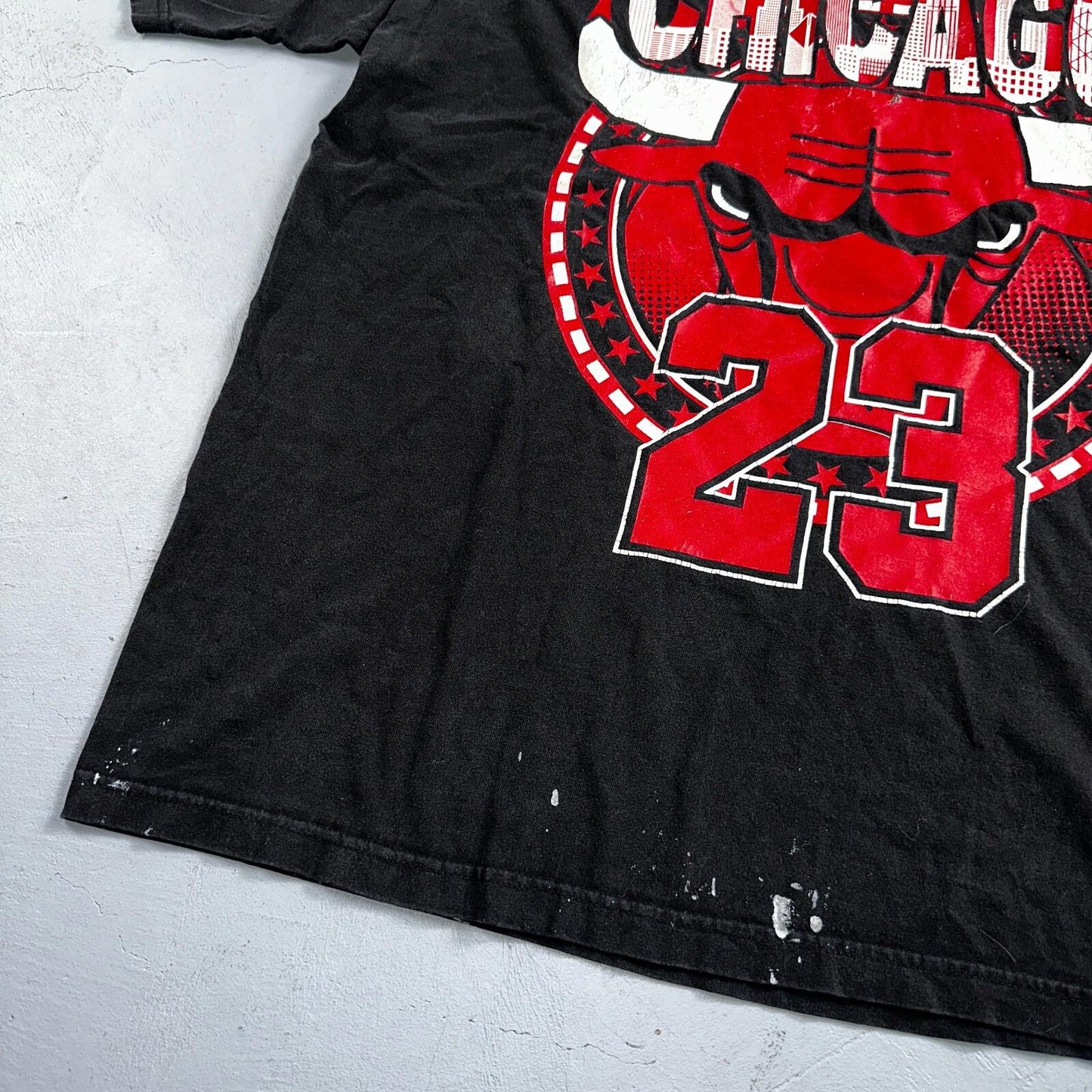 VTG 90s Chicago Bulls 23 Spellout Skyline T Shirt Pro Tag 3XL Jordan USA NBA