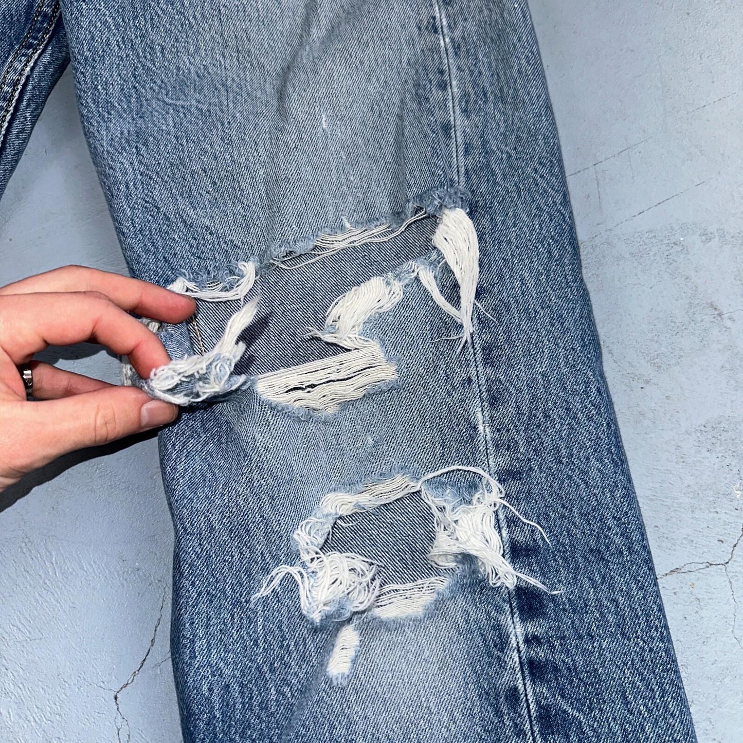 Levis 501 Vintage Y2K XX Straight Leg Jeans Rips Blue Med Wash 33x36 Act 31x31