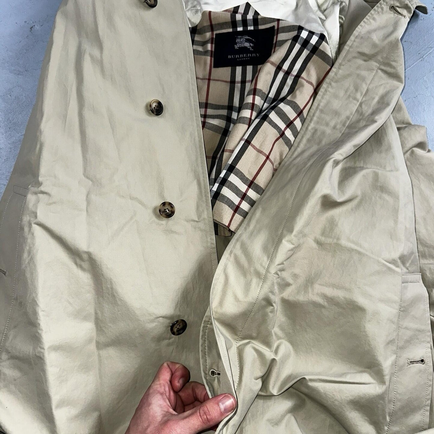 Burberry London Beige Nova Check Trench Coat Mens Size 44 Regular RARE! EUC VTG