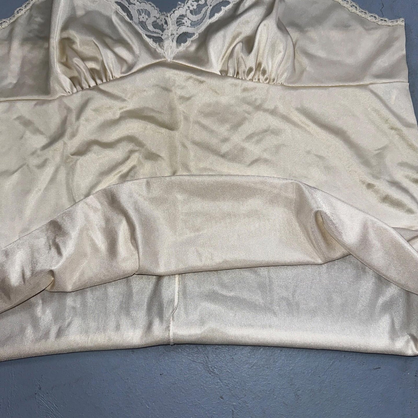 VTG Vanity Fair 1970s Lingerie Slip Dress Sleepwear Full Sweep Crop Lace