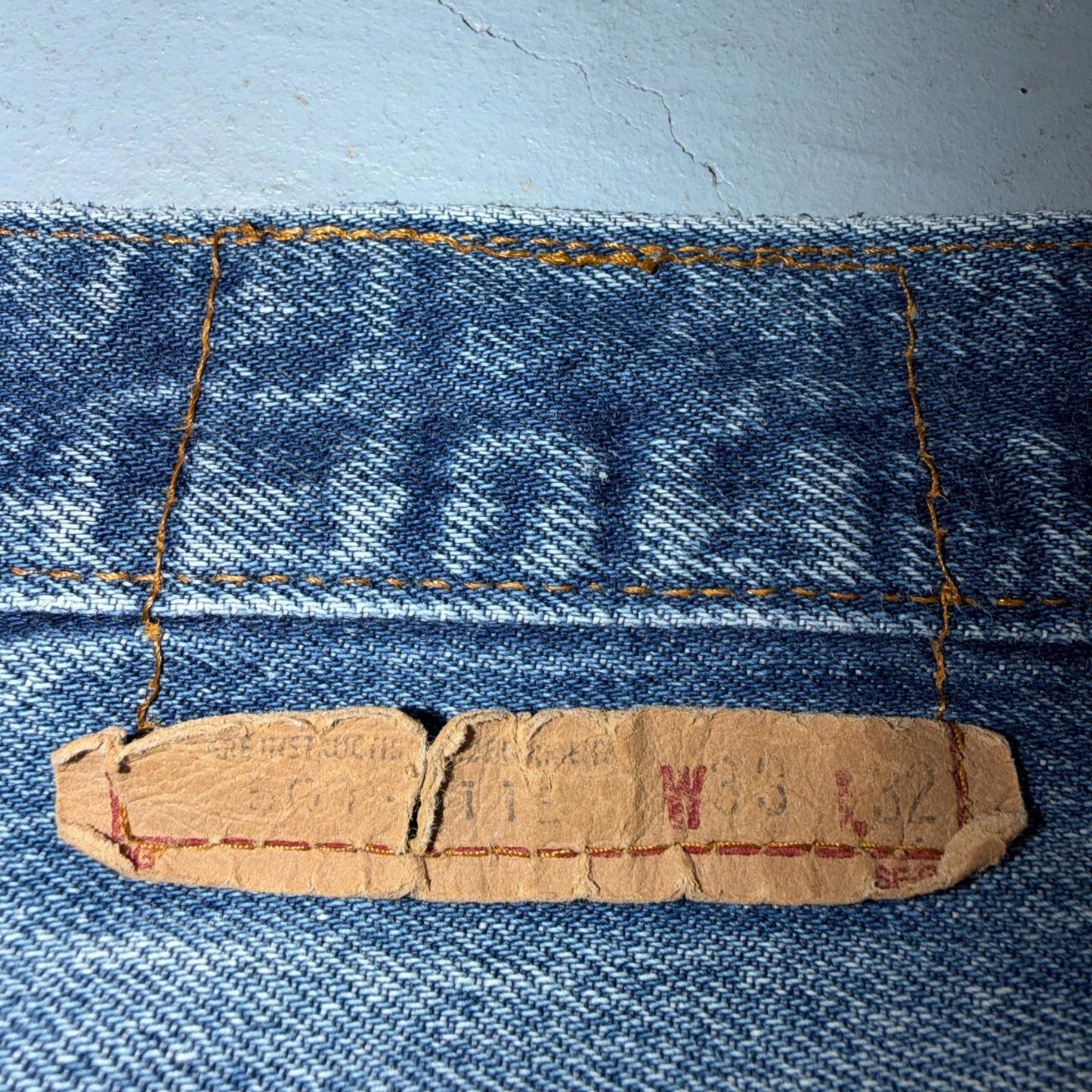 Levis 501 Vintage 80s USA XX Straight Leg Jeans Blue Med Wash 33x32 Act 31x31