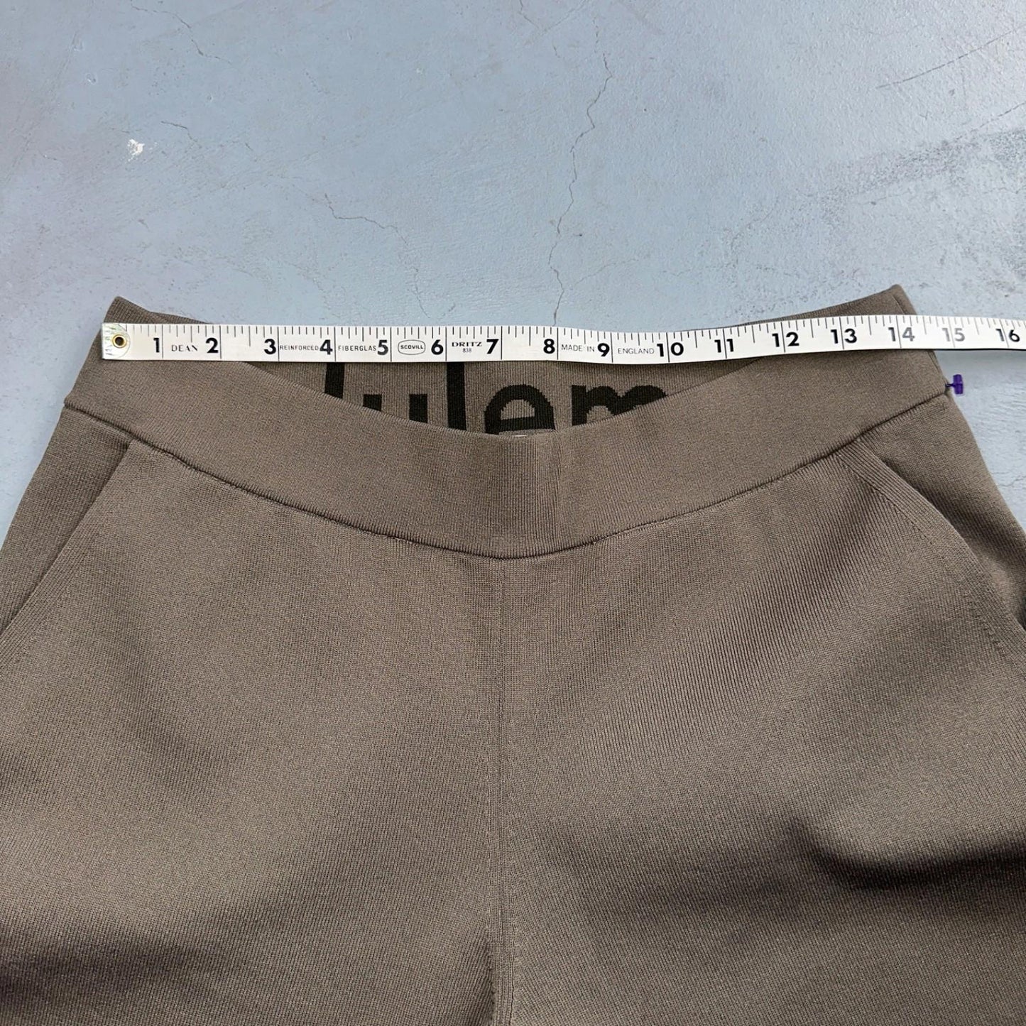 Lululemon Beige Brown Pants Work Pants Women’s Size L Tech Crop Yoga