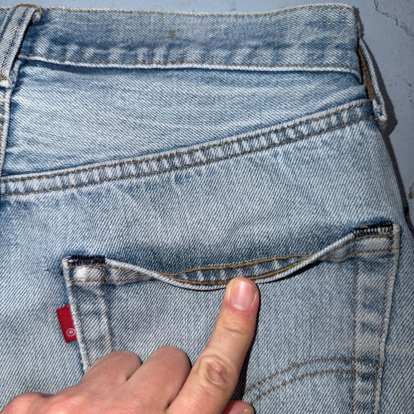 Levis 501 Vintage 80s Redline Selvedge USA XX Jeans Light Wash Act 28x27