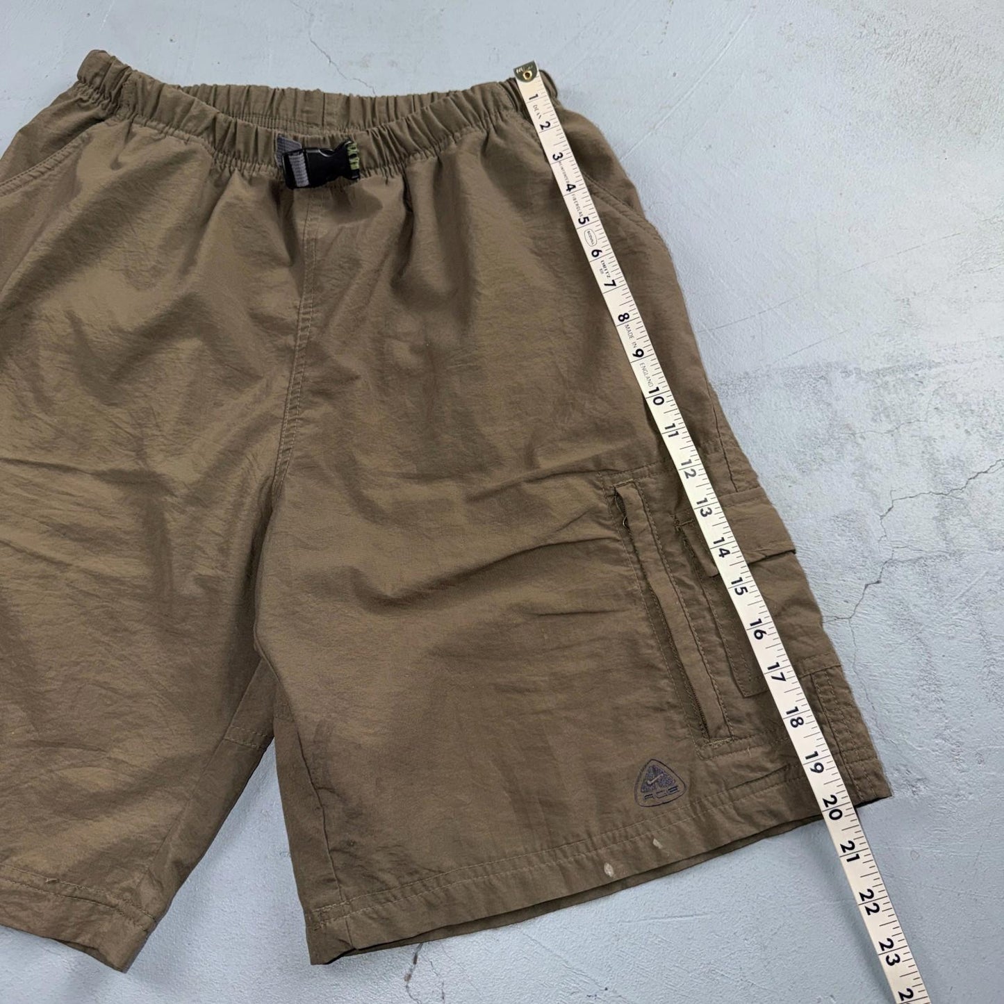 Nike ACG Shorts Mens Medium Beige Nylon Trail Hiking Outdoor Belted Vintage 90s