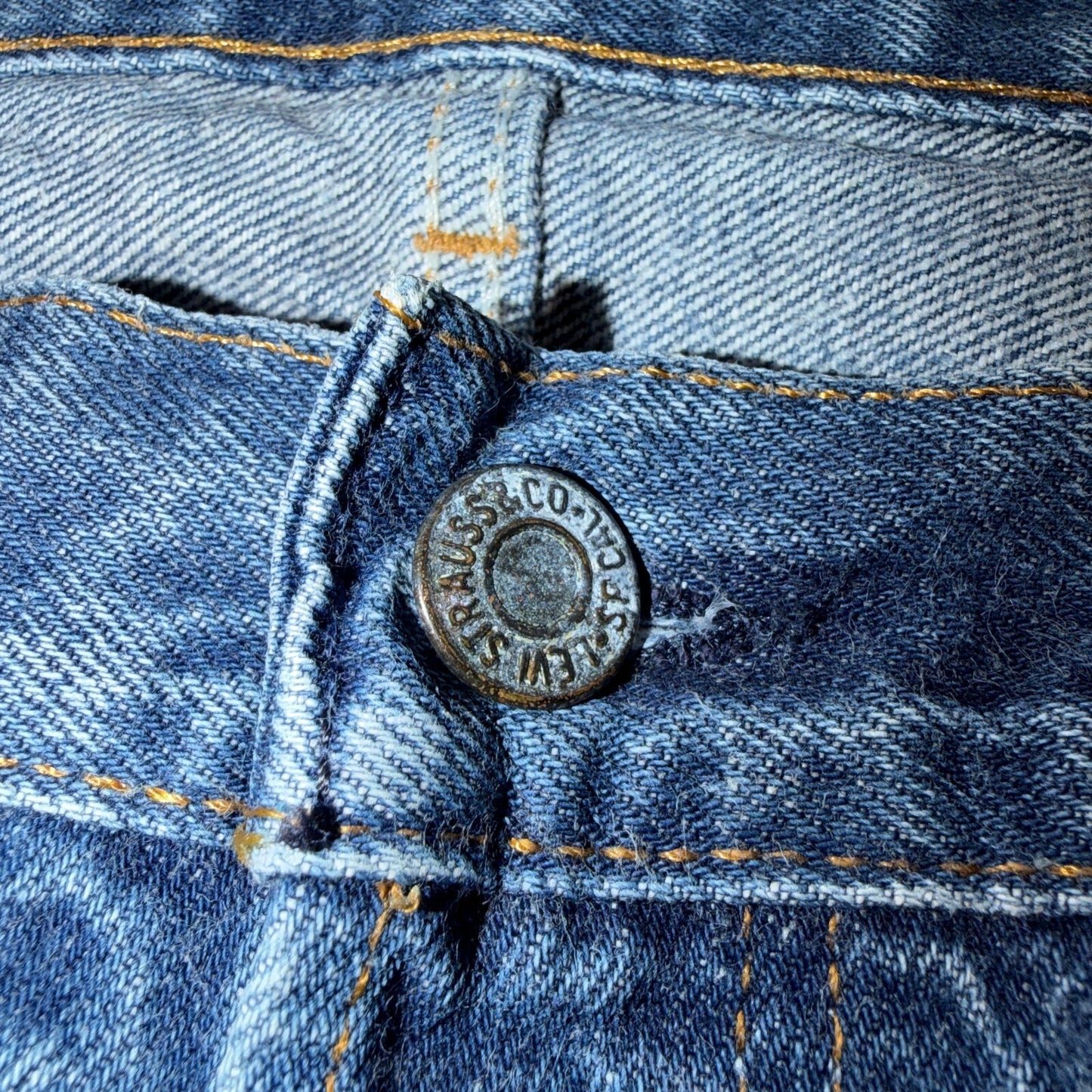 Levis 501 Vintage 80s USA XX Straight Leg Jeans Blue Light Wash 40x32 Act 37x28