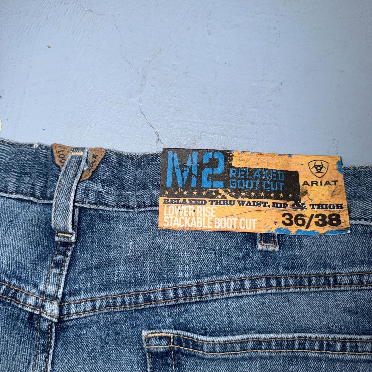Ariat NWT Jeans Men's Size 36 x 38 Legacy M2 Relaxed Boot Cut Medium Wash