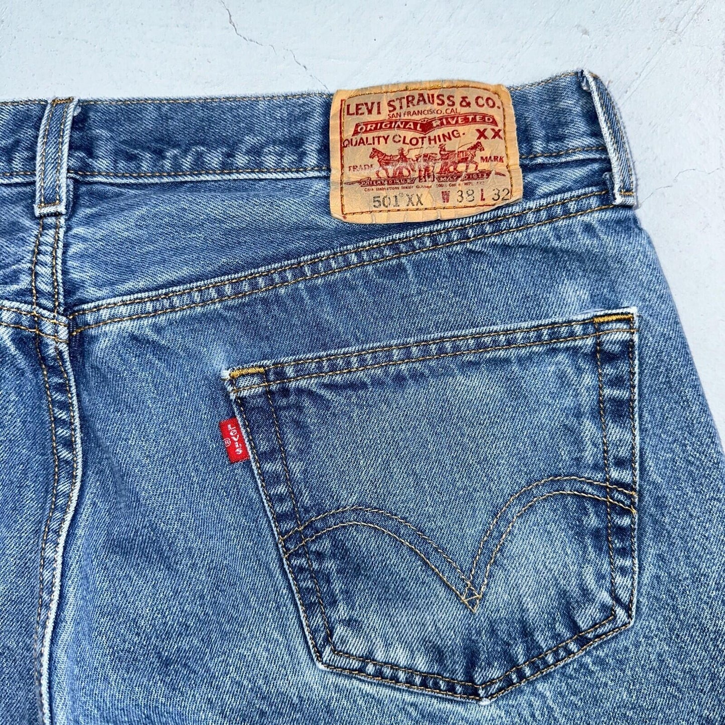 Levis 501 Vintage Y2K Mexico Straight Leg Jeans 38x32 90s Med Wash Act 36x28