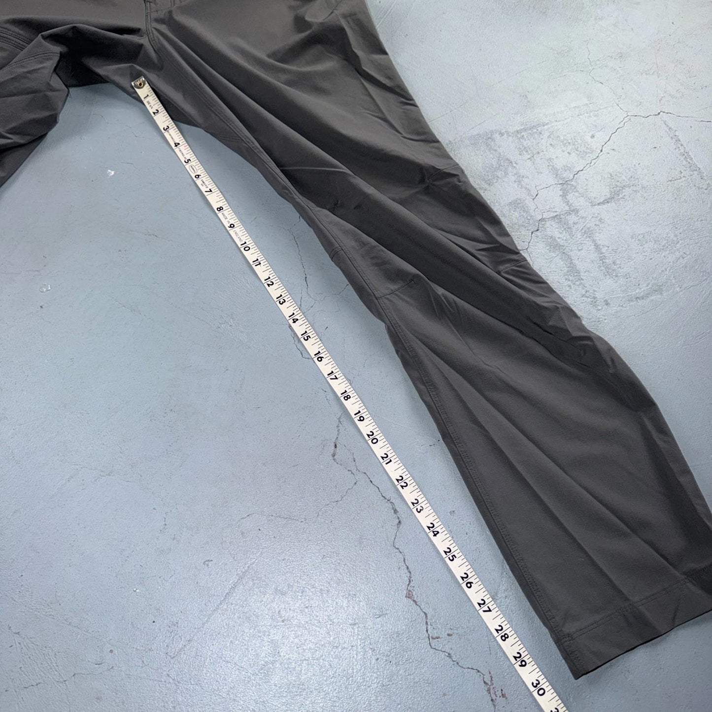 Arcteryx Performance Lefroy Pants 36 Pockets Lightweight Nylon Hiking Gamma Grey