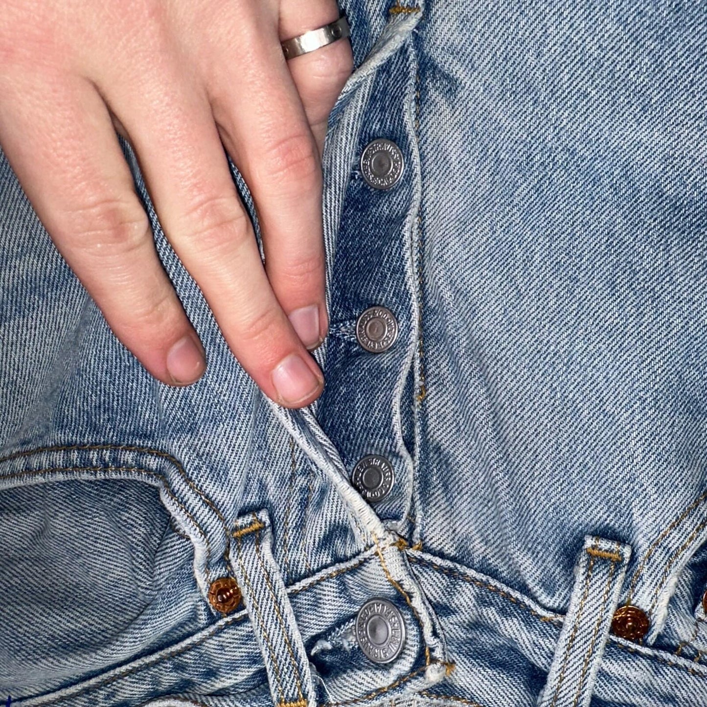 Levis 501 Vintage Y2K Europe Straight Leg Jeans 27x32 90s Light Wash Act 24x30